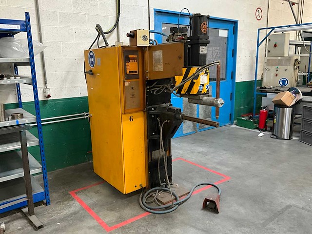 Aro 2106b sc puntlasmachine - afbeelding 1 van  6