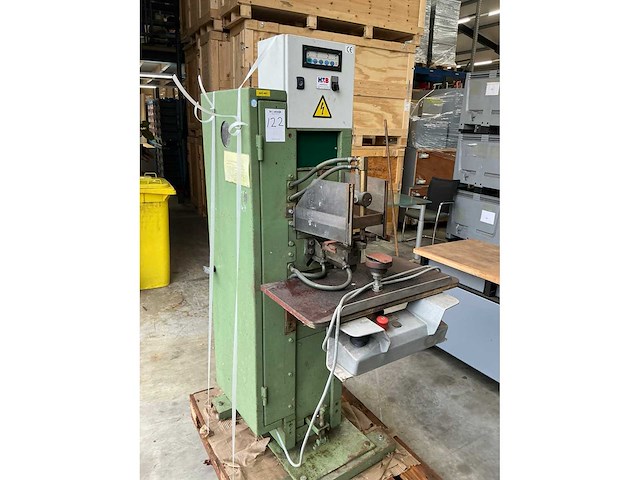 Aro m312 puntlasmachine - afbeelding 2 van  7