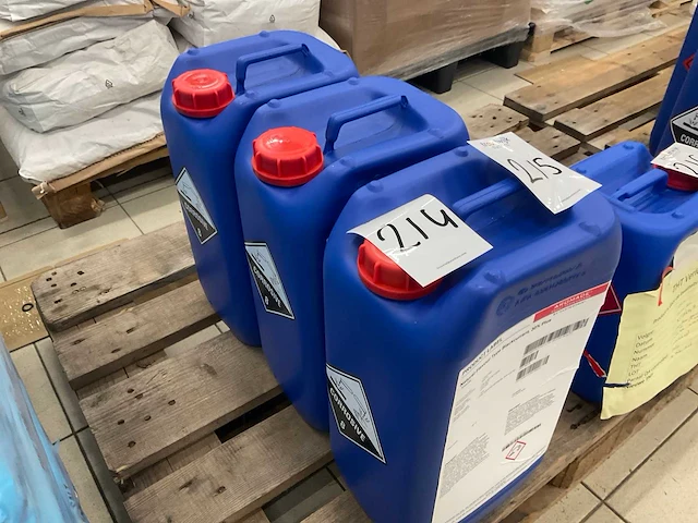 Aromade zwartebessensmaakconcentraat natuurlijk 10kg - afbeelding 2 van  2