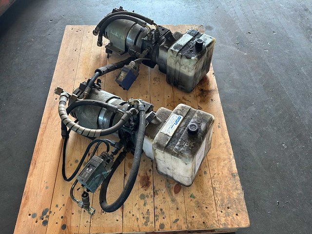 Aron tp3 800w 72v hydraulisch unit (2x) - afbeelding 1 van  3