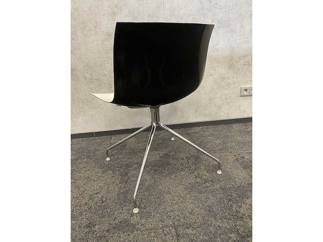 Arper catifa - 12p conferentie set 370x120 - afbeelding 18 van  22