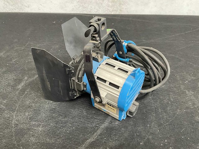 Arri junior 300 plus fresnel spot (11x) - afbeelding 2 van  3