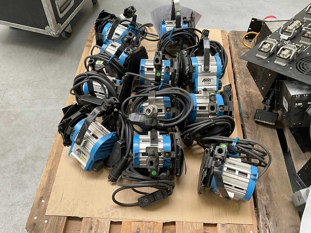 Arri junior 300 plus fresnel spot (11x) - afbeelding 3 van  3