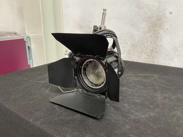 Arri junior 650 plus fresnel spot (5x) - afbeelding 1 van  3