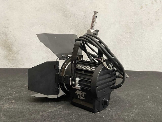 Arri junior 650 plus fresnel spot (5x) - afbeelding 3 van  4