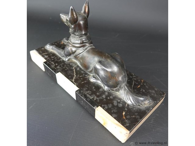 Art-deco bronzen hond op marmerplaveid basement - afbeelding 3 van  5