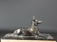 Art-deco bronzen hond op marmerplaveid basement - afbeelding 4 van  5