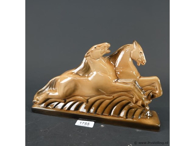 Art deco keramieken beeld van twee rennende paarden, waarschijnlijk frankrijk 1920-1949 - afbeelding 1 van  5