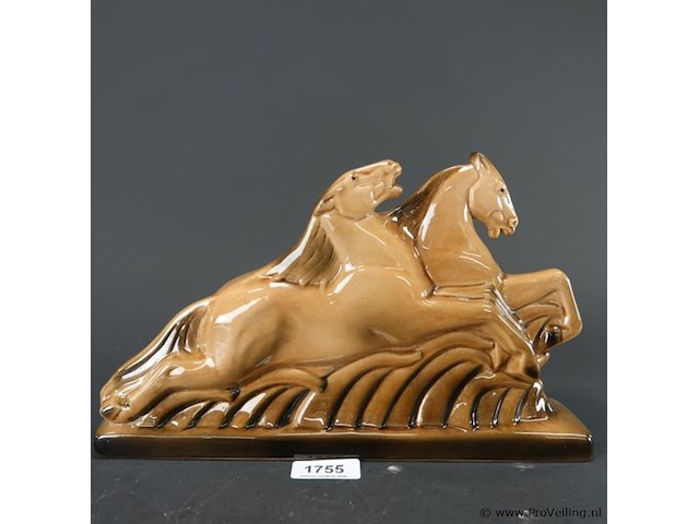 Art deco keramieken beeld van twee rennende paarden, waarschijnlijk frankrijk 1920-1949 - afbeelding 2 van  5