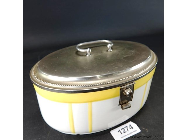 Art deco koektrommel met vernikkeld deksel en gele decoratie op een witte ondergrond, vermoedelijk gemaakt rond de jaren 1920-1930 - afbeelding 1 van  5