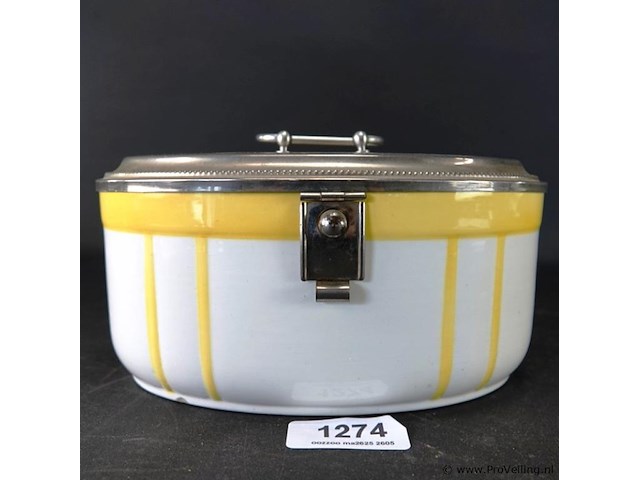 Art deco koektrommel met vernikkeld deksel en gele decoratie op een witte ondergrond, vermoedelijk gemaakt rond de jaren 1920-1930 - afbeelding 3 van  5