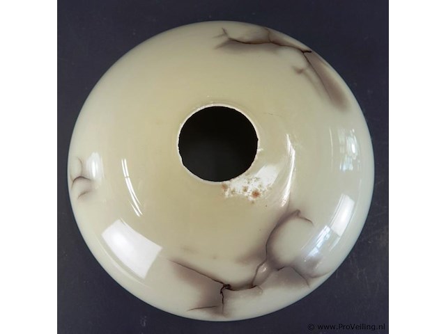 Art deco lampenkap in marmoriserend glas in geel- en bruintinten. - afbeelding 4 van  5