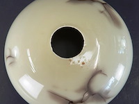 Art deco lampenkap in marmoriserend glas in geel- en bruintinten. - afbeelding 4 van  5