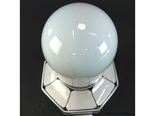 Art deco plafondlamp vervaardigd in duitsland rond de jaren 20. porselein met opaline - afbeelding 4 van  6