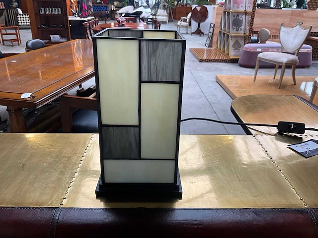 Art deco tiffany mondriaan tafellamp - afbeelding 1 van  5
