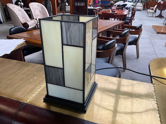 Art deco tiffany mondriaan tafellamp - afbeelding 2 van  5