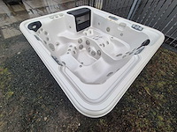 Artasian spa 5 persoons jacuzzi en buitenspa - afbeelding 18 van  24