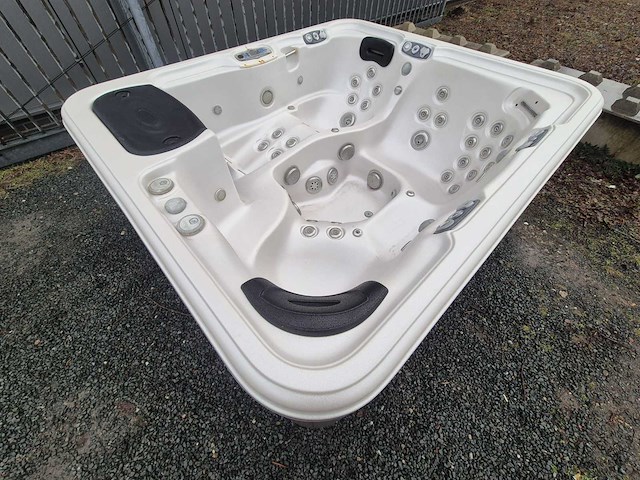Artasian spa 5 persoons jacuzzi en buitenspa - afbeelding 7 van  22