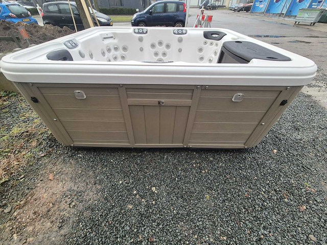 Artasian spa 5 persoons jacuzzi en buitenspa - afbeelding 19 van  22