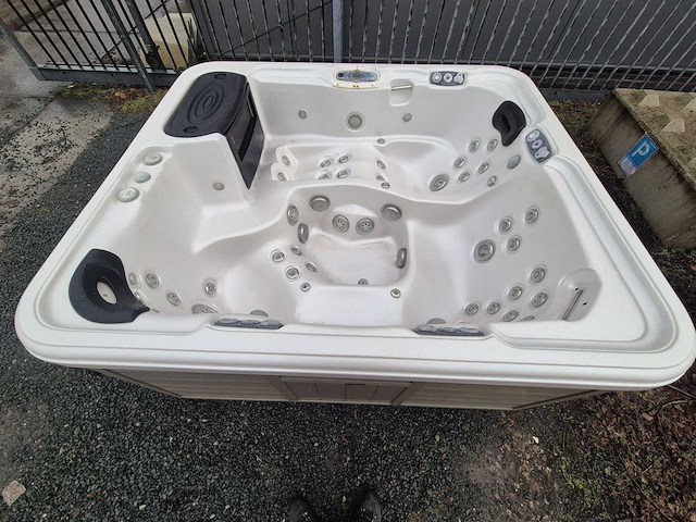 Artasian spa 5 persoons jacuzzi en buitenspa - afbeelding 6 van  22