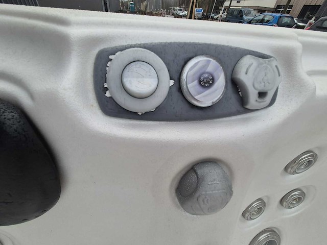 Artasian spa 5 persoons jacuzzi en buitenspa - afbeelding 13 van  22