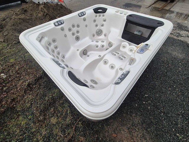 Artasian spa 5 persoons jacuzzi en buitenspa - afbeelding 4 van  23