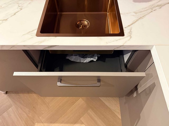 Artego - showroomkeuken met apparatuur - afbeelding 2 van  31