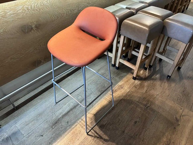 Artifort - barkruk (7x) - afbeelding 5 van  5