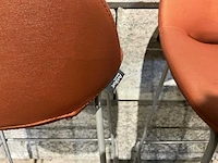 Artifort - beso - gestoffeerde barkruk met rugleuning (2x) - afbeelding 6 van  6