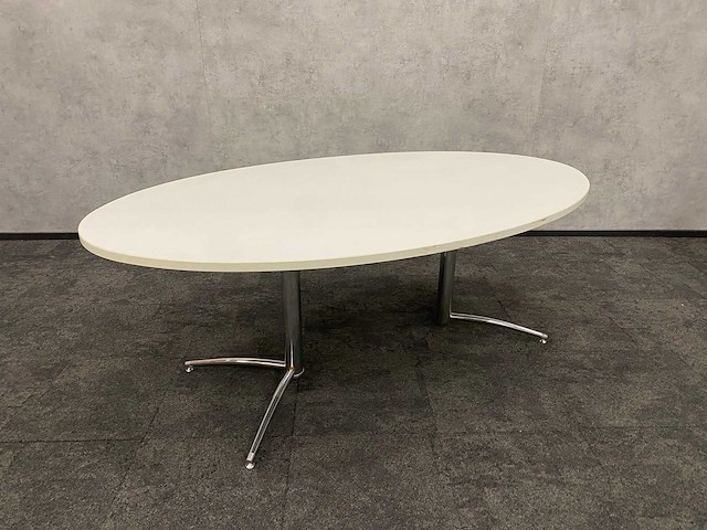 Artifort/ lande - ovale tafel 200x120 - afbeelding 1 van  12