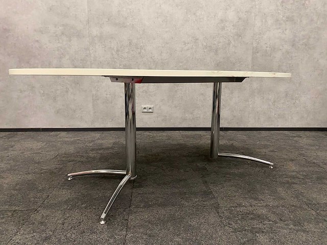 Artifort/ lande - ovale tafel 200x120 - afbeelding 7 van  12