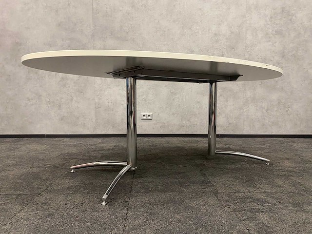 Artifort/ lande - ovale tafel 200x120 - afbeelding 8 van  12