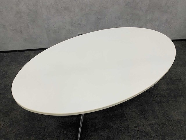 Artifort/ lande - ovale tafel 200x120 - afbeelding 12 van  12