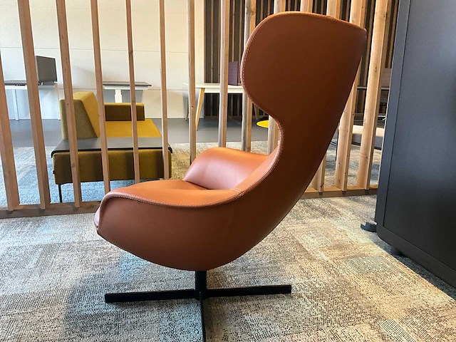 Artiga draaibare lederen fauteuil - afbeelding 4 van  7