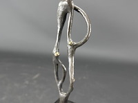 Artihove bronzen sculptuur op marmeren basement - afbeelding 2 van  5