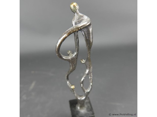 Artihove bronzen sculptuur op marmeren basement - afbeelding 4 van  5