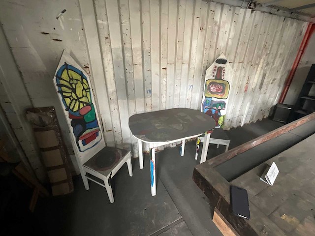 Artistieke meubel-set handbeschilderd - terrastafel - afbeelding 2 van  3