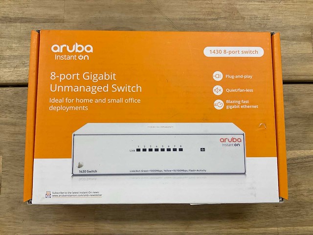 Aruba 1430 8-port gigabit switch - afbeelding 1 van  2