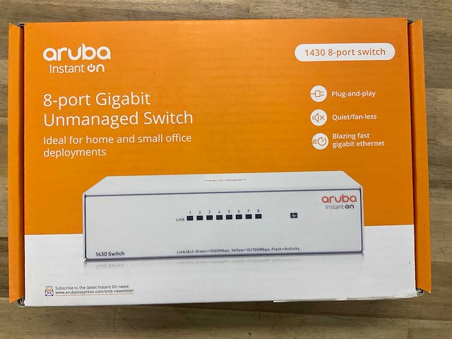 Aruba 1430 8-port switch - afbeelding 1 van  2