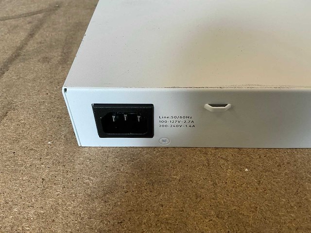 Aruba 1830 (24p) 19" switch - afbeelding 5 van  6