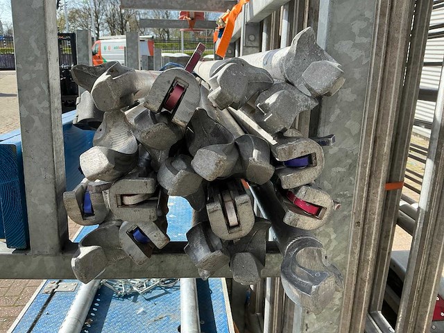 Asc steigeraanhanger met dakrandbeveiliging - afbeelding 11 van  13