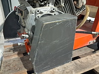 Asfalt-betonzaag 450mm benzine husqvarna, fs400, bouwjaar 2018 - afbeelding 9 van  20