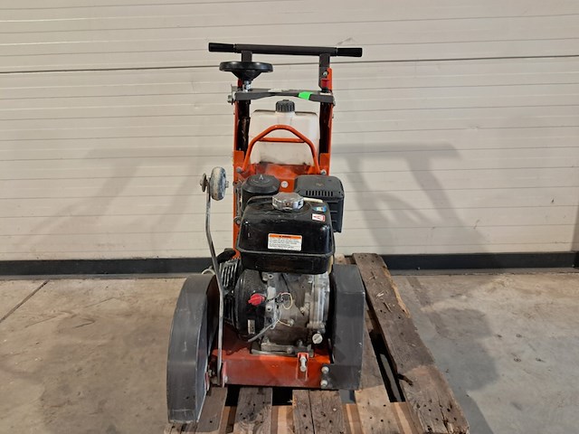 Asfalt-betonzaag 450mm benzine husqvarna, fs400, bouwjaar 2018 - afbeelding 12 van  20