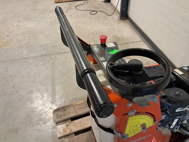 Asfalt-betonzaag 450mm benzine husqvarna, fs400, bouwjaar 2018 - afbeelding 16 van  20