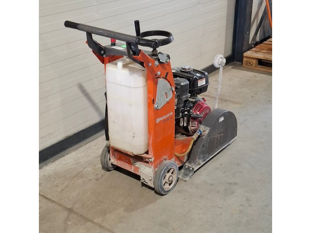 Asfalt-betonzaag 450mm benzine husqvarna, fs400, bouwjaar 2018 - afbeelding 5 van  11