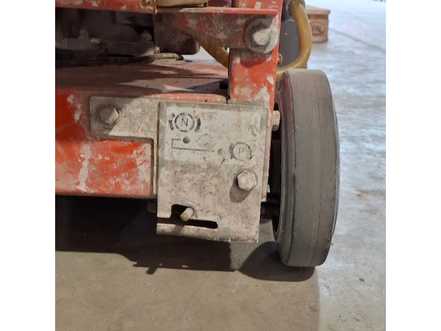Asfalt-betonzaag 450mm benzine husqvarna, fs400, bouwjaar 2018 - afbeelding 7 van  11