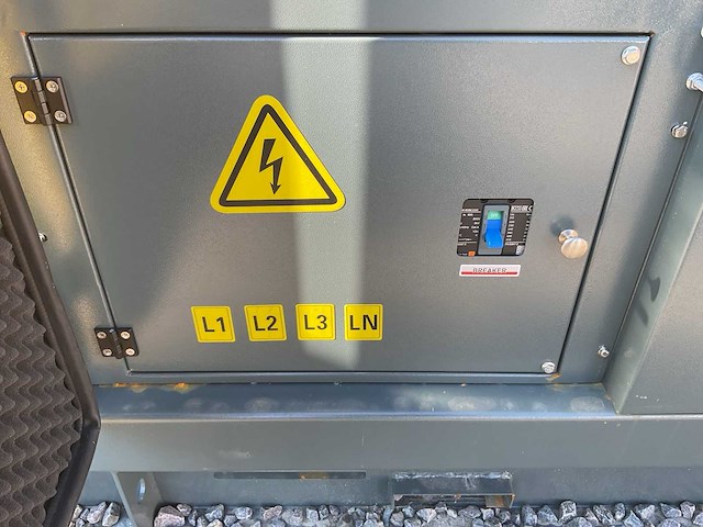 Ashita power ag-3-70e geel stroomgenerator - afbeelding 16 van  20