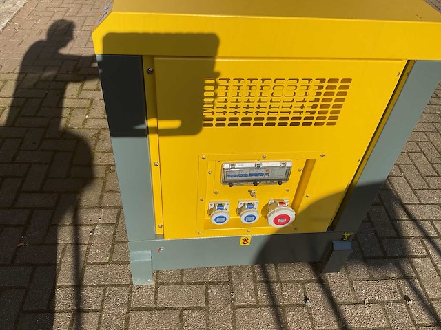 Ashita power ag-3-70e geel stroomgenerator - afbeelding 2 van  4