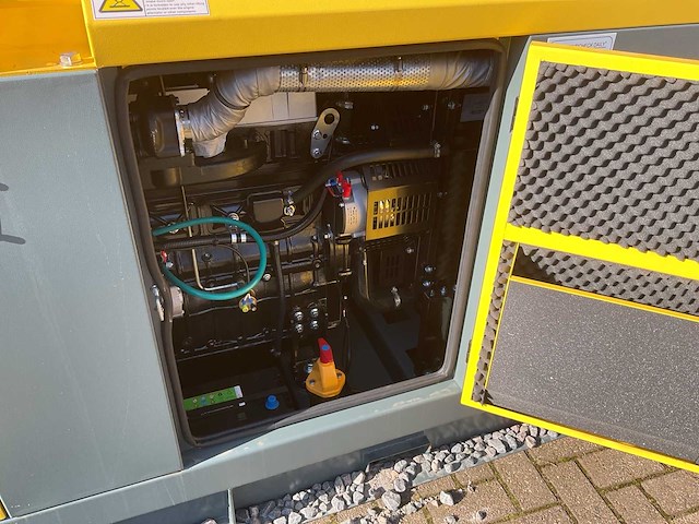 Ashita power ag-3-70e geel stroomgenerator - afbeelding 18 van  21