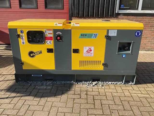 Ashita power ag-3-70e geel stroomgenerator - afbeelding 1 van  4
